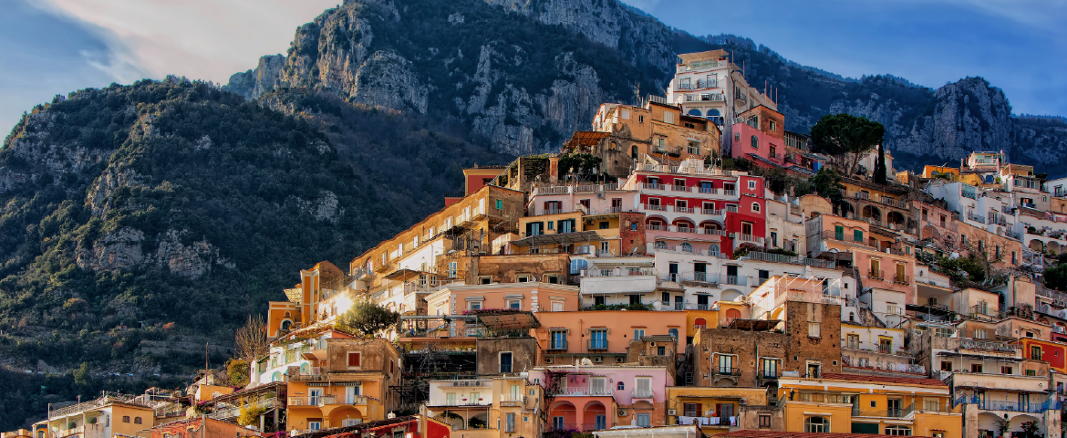 Aldeia italiana em foco superficial Aldeia italiana em foco superficial